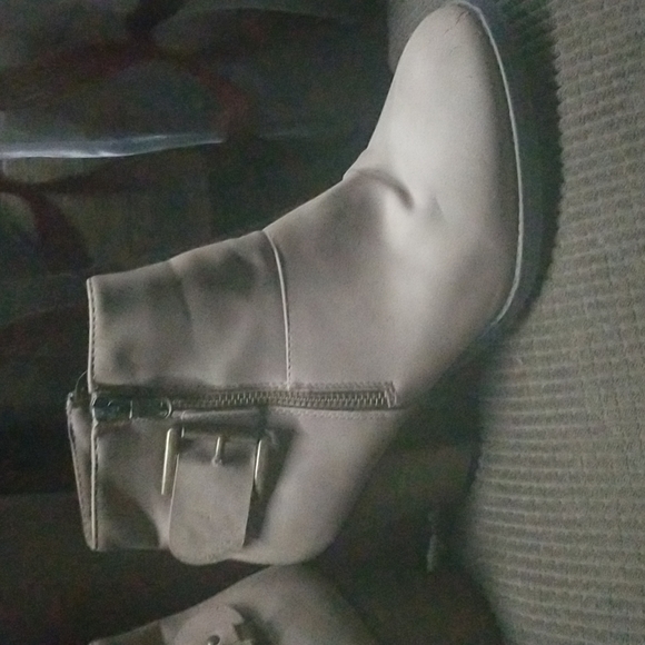 Tan faux leather ankle boots 7.5 - Picture 2 of 5